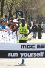마라토너 김창원 군, 서울국제마라톤에서 우승